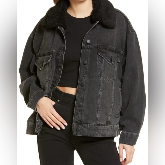 Good American Good Oversized Trucker Jacket - Picture 1 of 10
